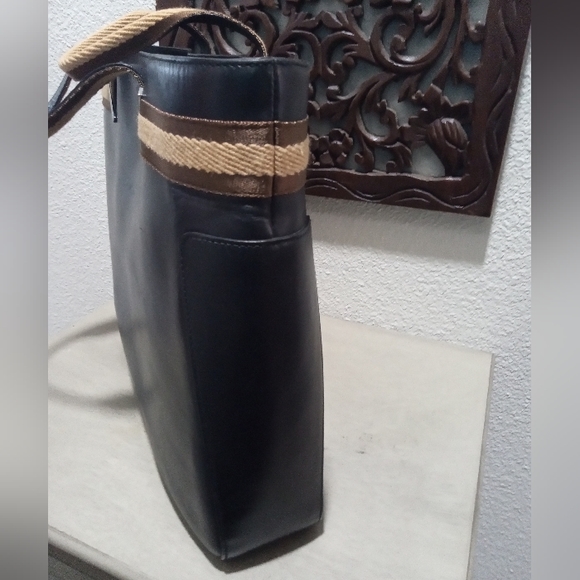 Gucci Leather Unisex Tote Bag - 100% Authentic - Picture 4 of 11